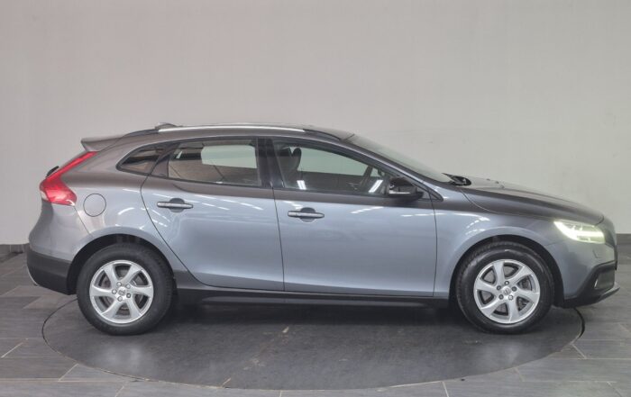 Volvo V40 CC D3 150 Momentum aut. 2017 - Image 3