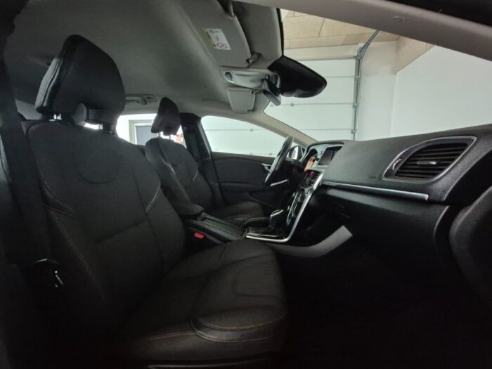 Volvo V40 CC D3 150 Momentum aut. 2017 - Image 10
