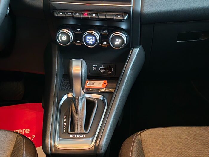 Renault Captur E-Tech Zen 2022 - Image 15