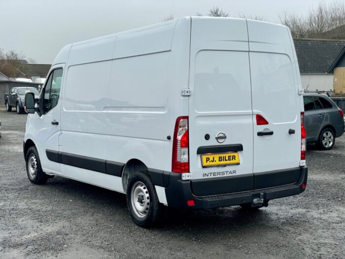 Nissan Interstar dCi 150 L2H2 N-Connecta Van 2025 - Image 4