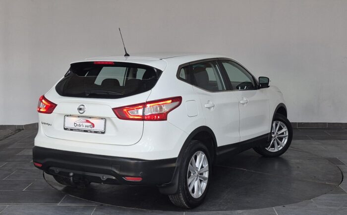 Nissan Qashqai Dig-T 115 Acenta 2015 - Image 2