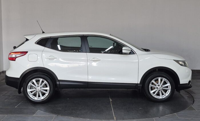 Nissan Qashqai Dig-T 115 Acenta 2015 - Image 3