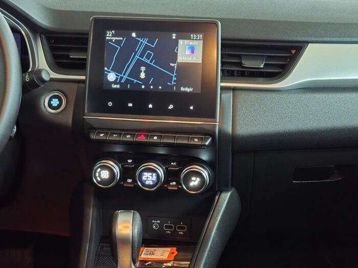 Renault Captur E-Tech Zen 2022 - Image 14