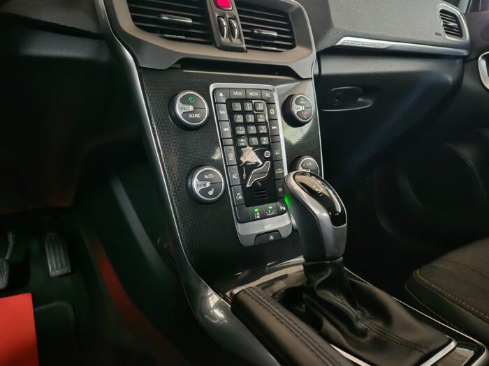 Volvo V40 CC D3 150 Momentum aut. 2017 - Image 13