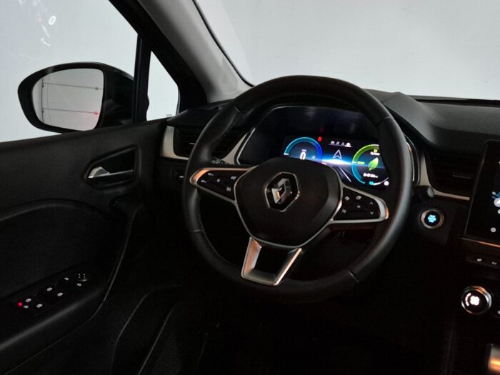 Renault Captur E-Tech Zen 2022 - Image 16