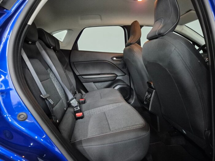 Renault Captur E-Tech Zen 2022 - Image 11