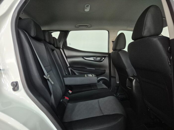 Nissan Qashqai Dig-T 115 Acenta 2015 - Image 8