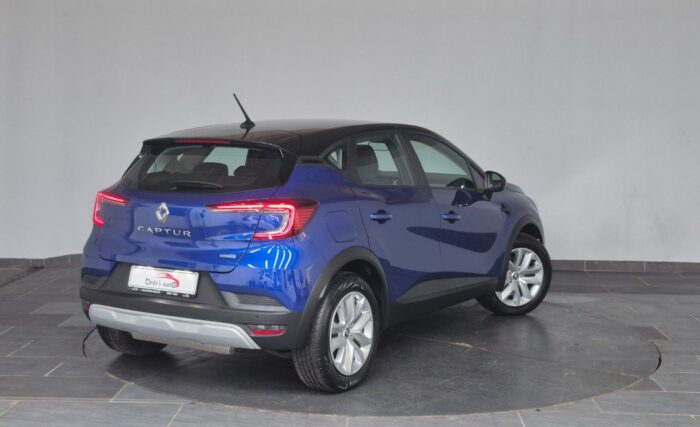 Renault Captur E-Tech Zen 2022 - Image 2