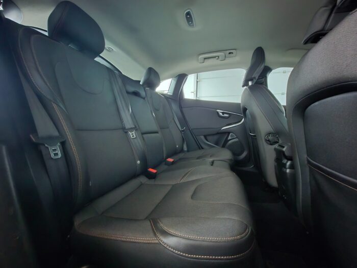 Volvo V40 CC D3 150 Momentum aut. 2017 - Image 11