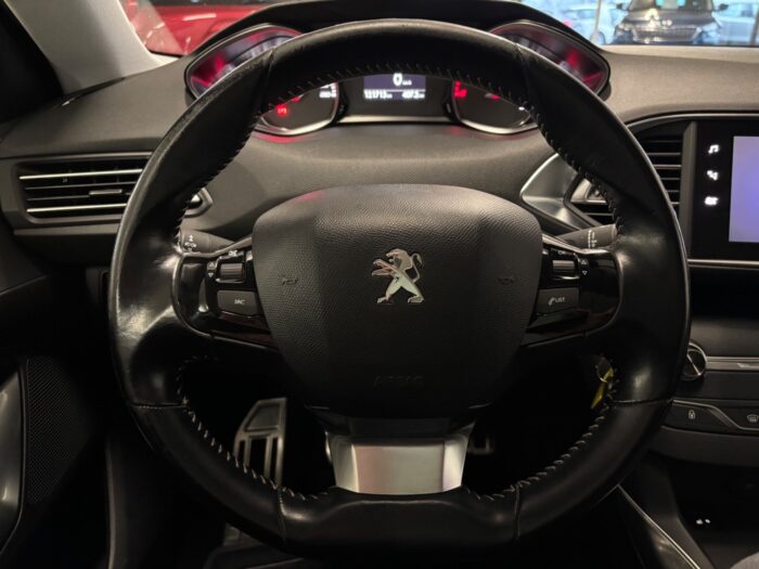 Peugeot 308 BlueHDi 120 Allure SW 2018 - Image 2