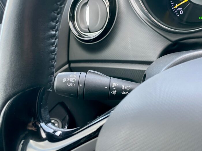 Renault Captur TCe 120 Dynamique EDC 2015 - Image 10