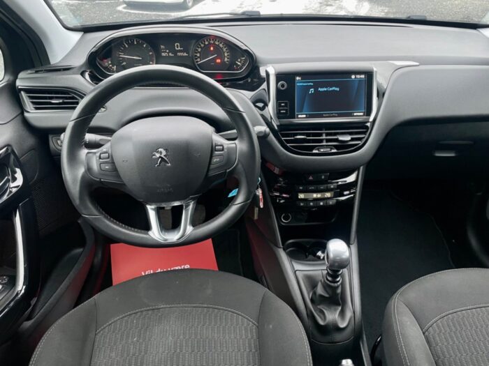 Peugeot 208 BlueHDi 100 Allure 2019 - Image 5