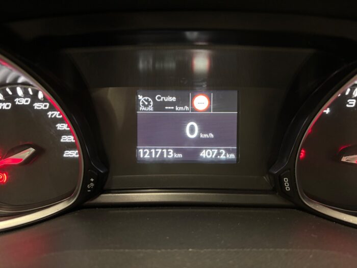 Peugeot 308 BlueHDi 120 Allure SW 2018 - Image 3