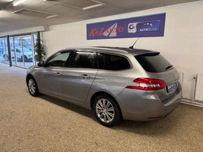 Peugeot 308 BlueHDi 120 Allure SW 2018 - Image 13
