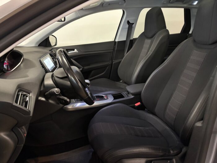 Peugeot 308 BlueHDi 120 Allure SW 2018 - Image 10