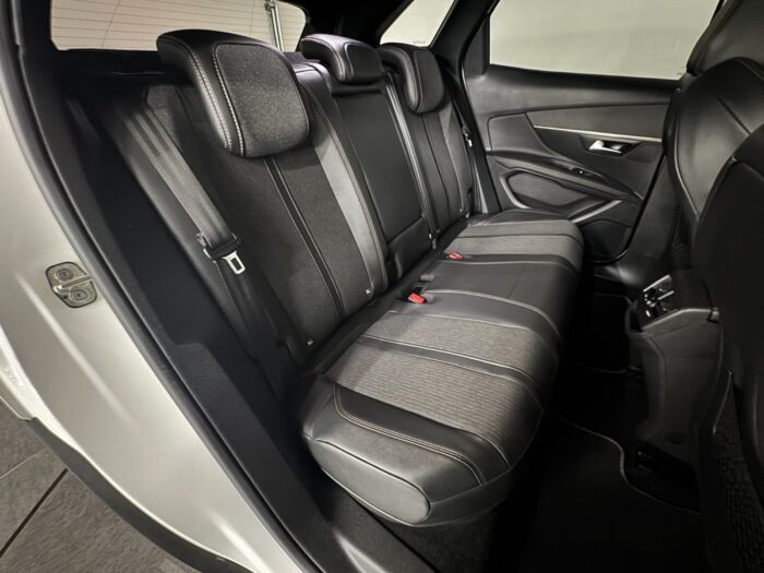 Peugeot 3008 Hybrid4 GT EAT8 2020 - Image 7