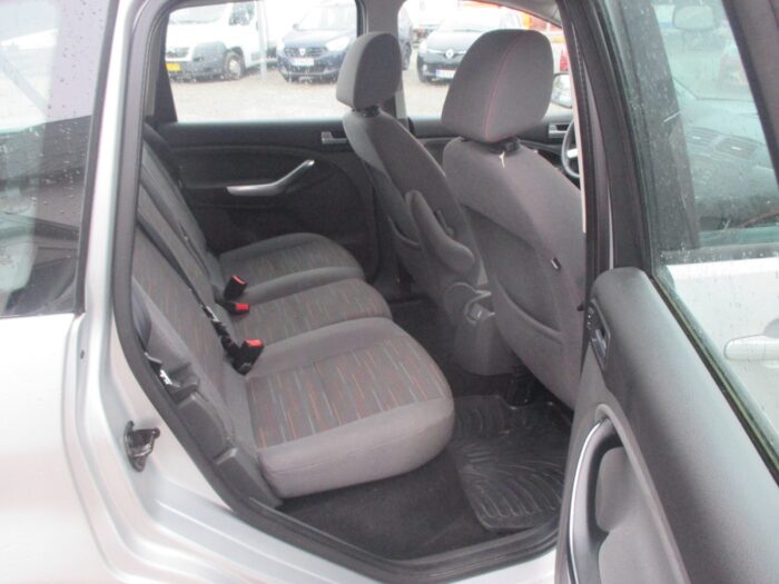 Ford C-MAX Ambiente 2010 - Image 9