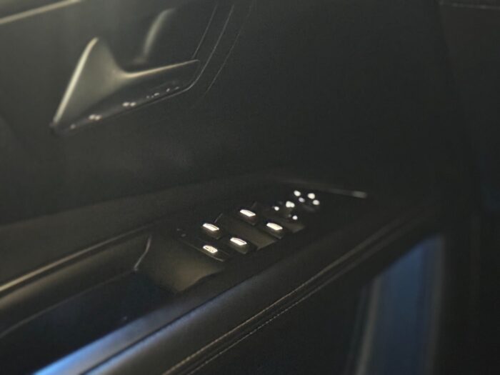 Peugeot 3008 Hybrid4 GT EAT8 2020 - Image 12
