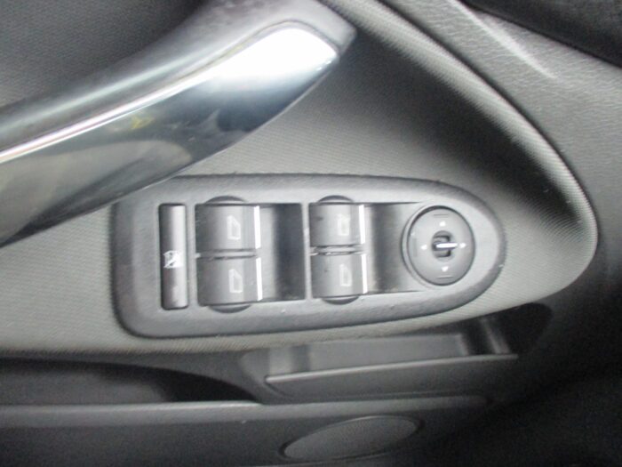 Ford C-MAX Ambiente 2010 - Image 12