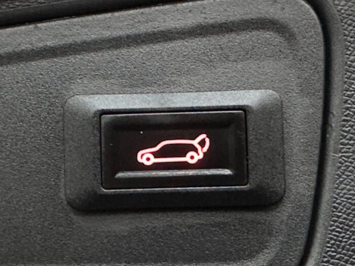 Peugeot 3008 Hybrid4 GT EAT8 2020 - Image 15