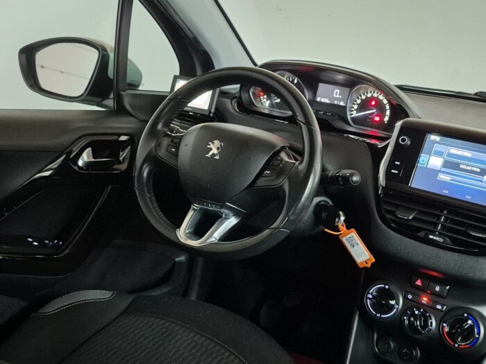 Peugeot 208 BlueHDi 100 Active 2015 - Image 12