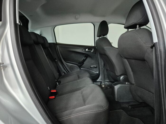 Peugeot 208 BlueHDi 100 Active 2015 - Image 10