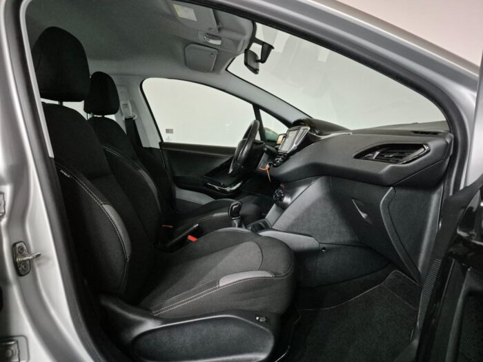 Peugeot 208 BlueHDi 100 Active 2015 - Image 9