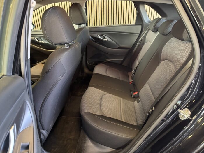 Hyundai i30 T-GDi Life Komfort 2019 - Image 15