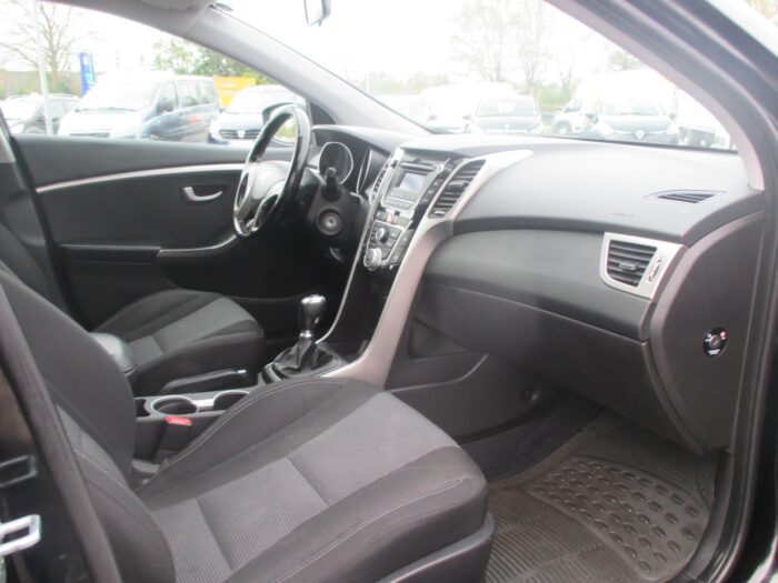 Hyundai i30 GDi Comfort CW Eco 2013 - Image 9