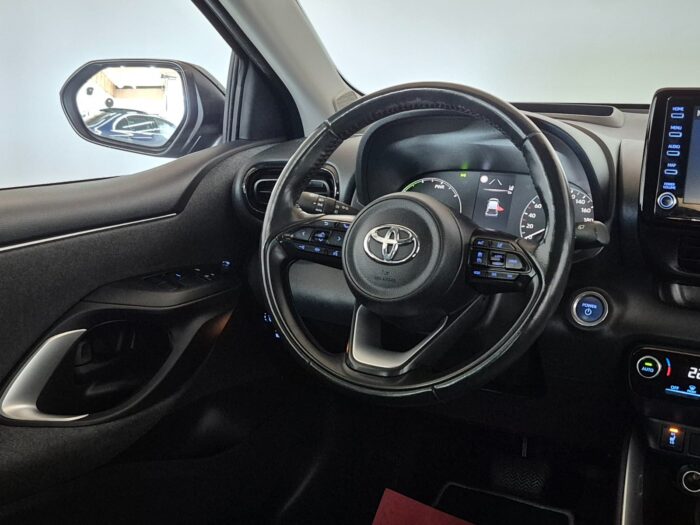 Toyota Yaris Hybrid Active Tech e-CVT 2021 - Image 16