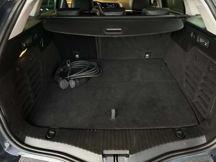 Renault Megane IV E-Tech Intens Sport Tourer 2022 - Image 16