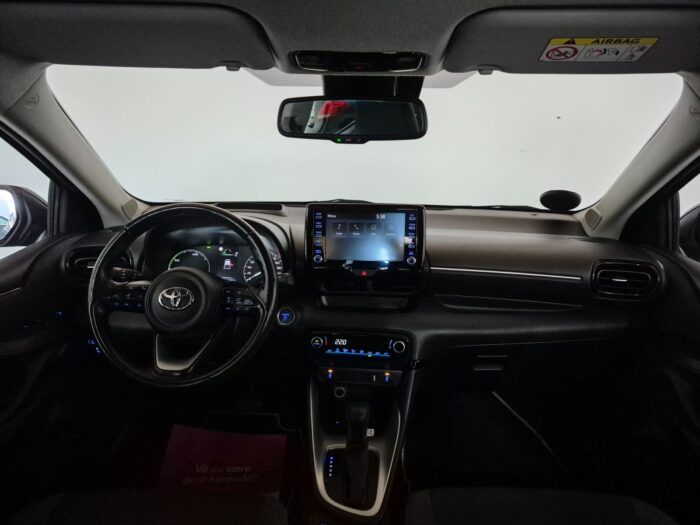 Toyota Yaris Hybrid Active Tech e-CVT 2021 - Image 10