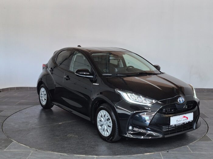 Toyota Yaris Hybrid Active Tech e-CVT 2021 - Image 5