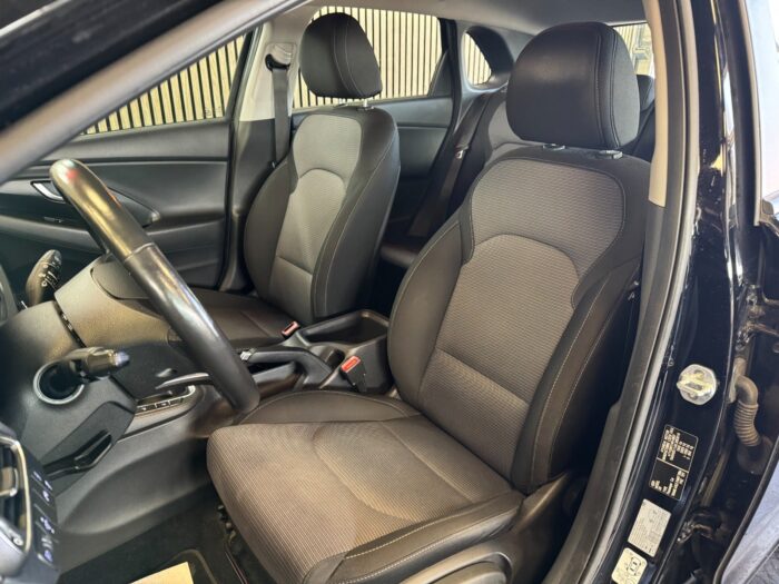 Hyundai i30 T-GDi Life Komfort 2019 - Image 12