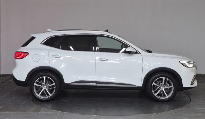 MG EHS PHEV Luxury 2022 - Image 4