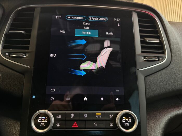 Renault Megane IV E-Tech Intens Sport Tourer 2022 - Image 19
