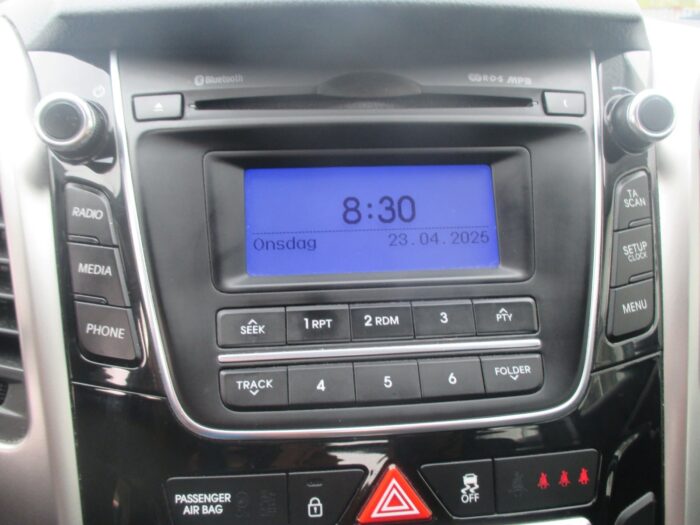 Hyundai i30 GDi Comfort CW Eco 2013 - Image 12