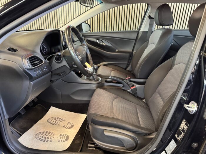 Hyundai i30 T-GDi Life Komfort 2019 - Image 13