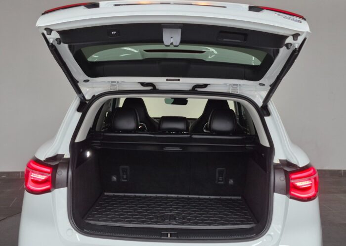 MG EHS PHEV Luxury 2022 - Image 16