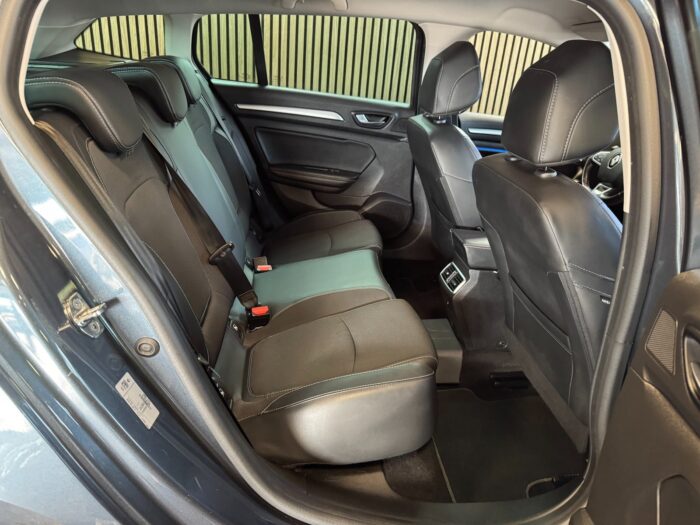 Renault Megane IV E-Tech Intens Sport Tourer 2022 - Image 17