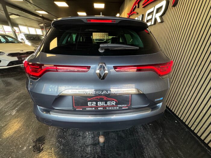 Renault Megane IV E-Tech Intens Sport Tourer 2022 - Image 5