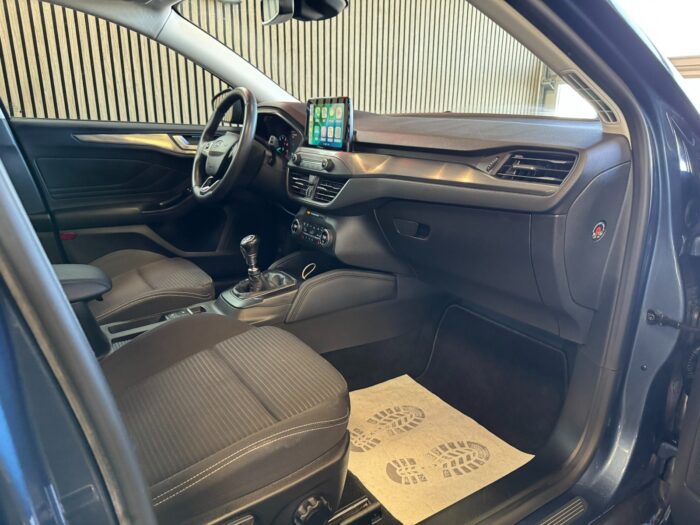 Ford Focus EcoBoost Titanium 2019 - Image 16