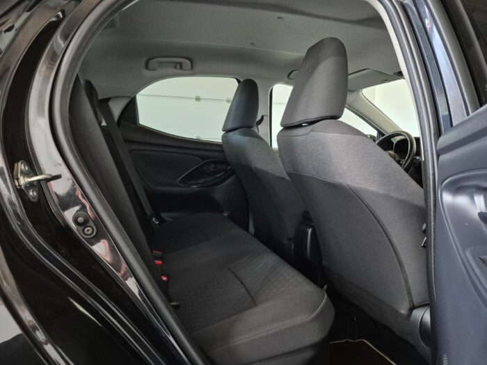 Toyota Yaris Hybrid Active Tech e-CVT 2021 - Image 12