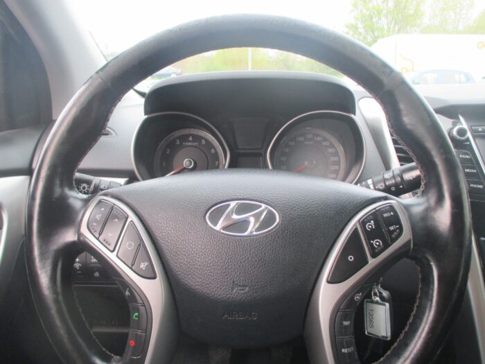 Hyundai i30 GDi Comfort CW Eco 2013 - Image 16