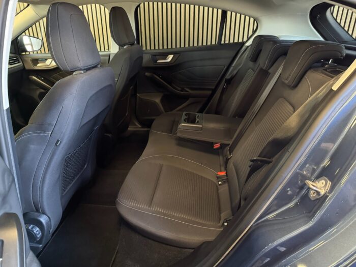 Ford Focus EcoBoost Titanium 2019 - Image 14