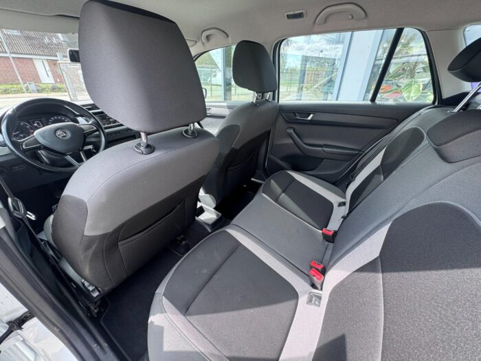 Skoda Fabia TSi 90 Ambition Combi 2017 - Image 8