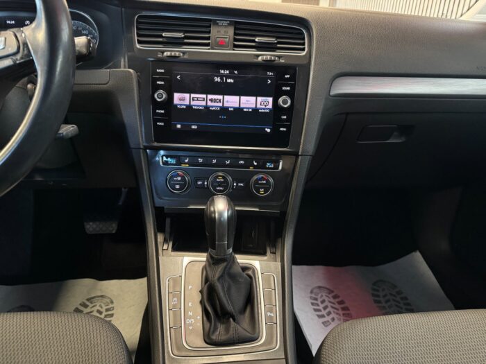 VW Golf VII TSi 130 Comfortline DSG 2019 - Image 10