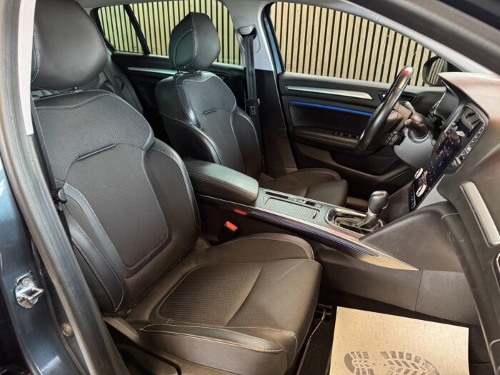 Renault Megane IV E-Tech Intens Sport Tourer 2022 - Image 18