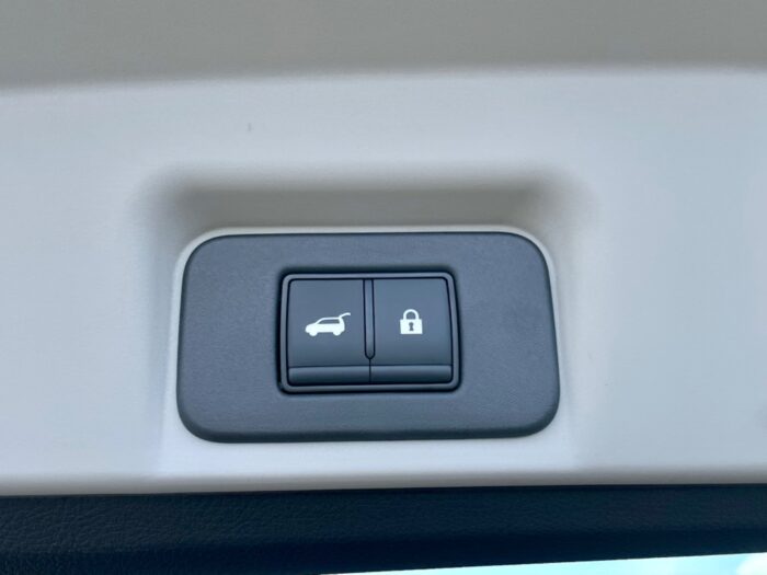 Nissan Ariya Evolve e-4ORCE 2025 - Image 20