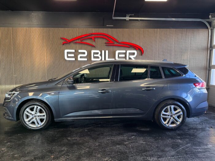 Renault Megane IV E-Tech Intens Sport Tourer 2022 - Image 3